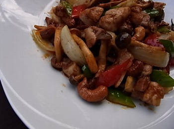 タイ料理レシピ「アマラーオリジナル鶏肉とカシューナッツの辛味炒め」