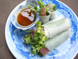 タイ料理レシピ「まぐろと大葉の生春巻き」