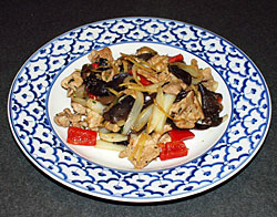 豚肉のしょうが炒め　ムー　パッド　キン